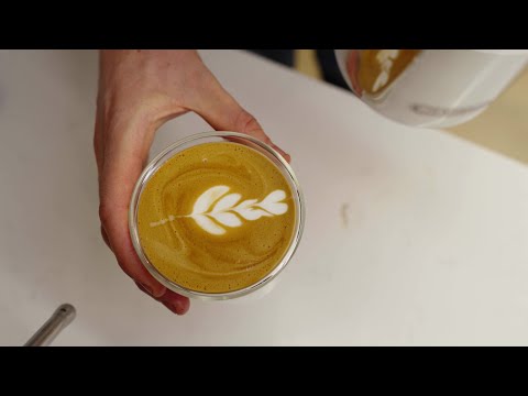 Dedica Arte Delonghi kafijas automāts: kā EC885 modeļa automātā pagatavot kafiju ar pienu?