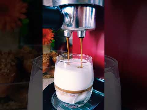 making latte macchiato with Delonghi Dedica EC685