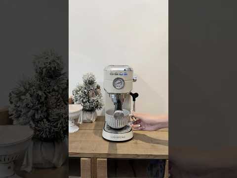 Making an espresso with the most affordable coffee machine.🤎